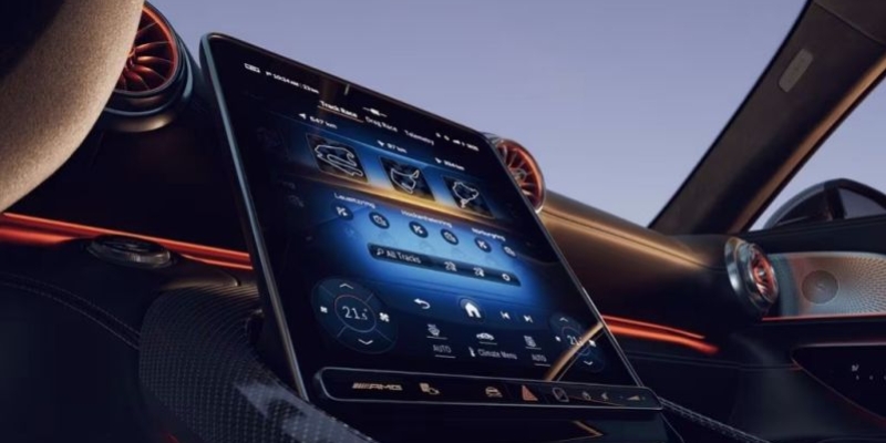 Display digitale della strumentazione con stili di visualizzazione specifici AMG