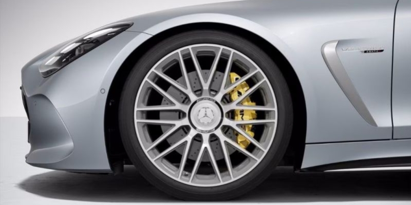 Pacchetto DYNAMIC PLUS AMG