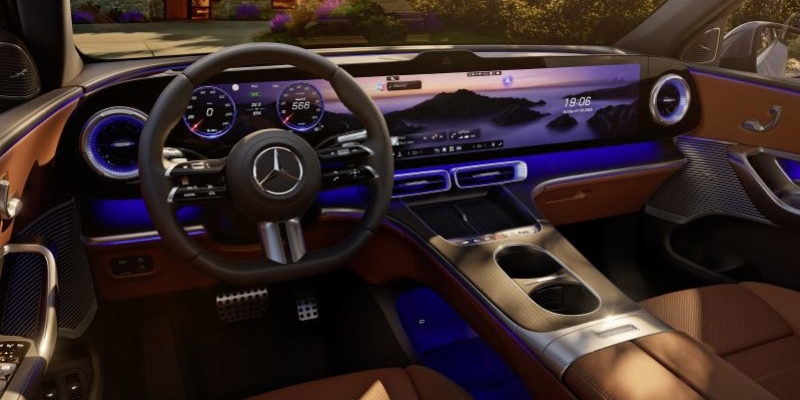 MBUX Hyperscreen da 99,3 cm