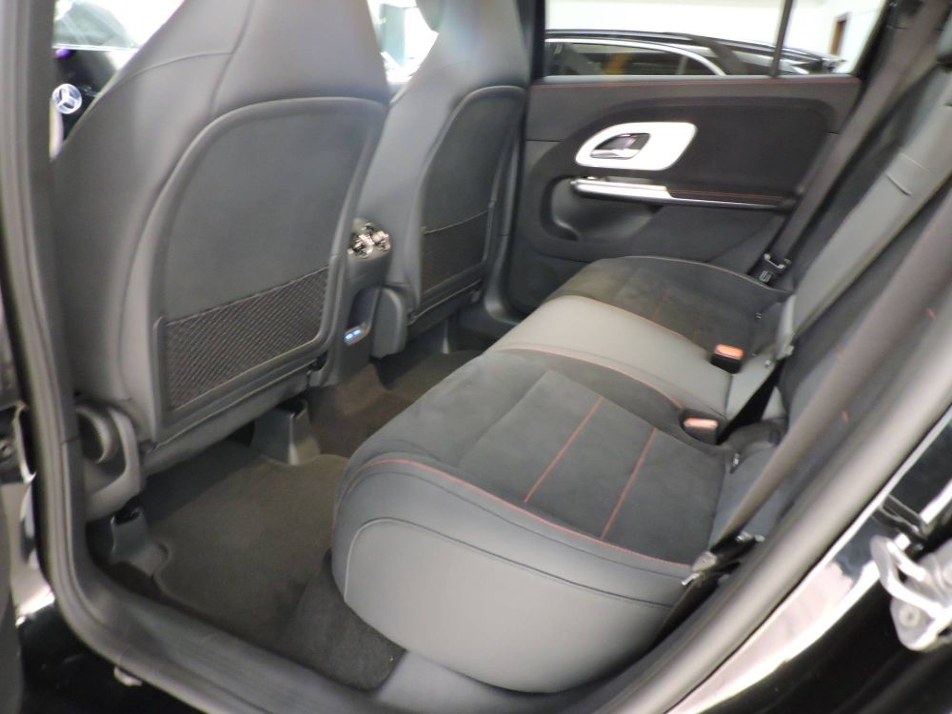 Mercedes-Benz GLB 220 4MATIC AMG Line Advanced Plus