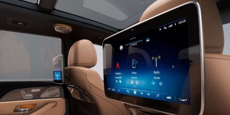 Entertainment del vano posteriore per MBUX high-end