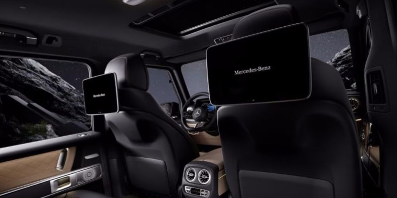 Sistema di intrattenimento multimediale per i passeggeri posteriori