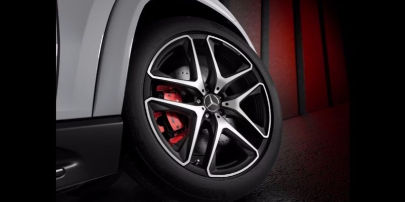 Cerchi in lega leggera AMG da 21