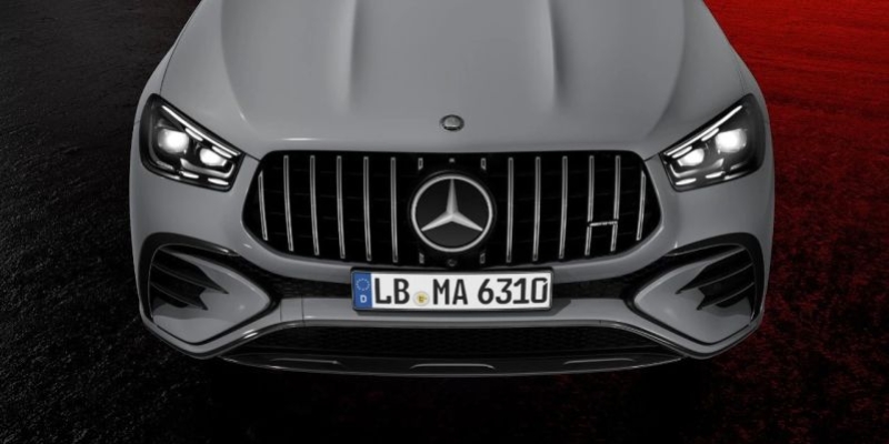 Nuova grembialatura anteriore AMG