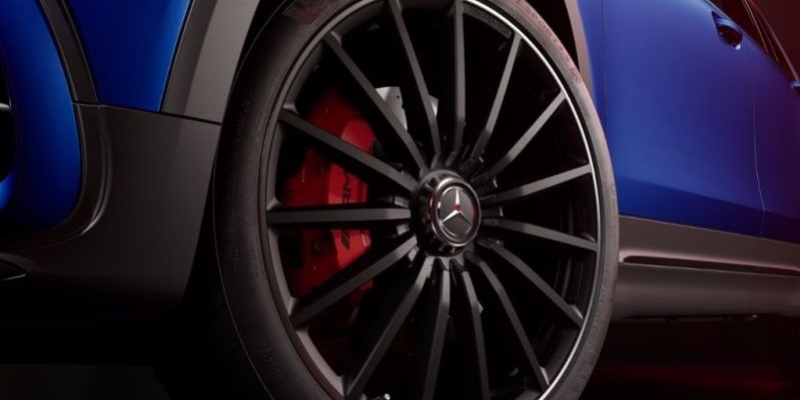 Sistema frenante AMG con pinze dei freni rosse